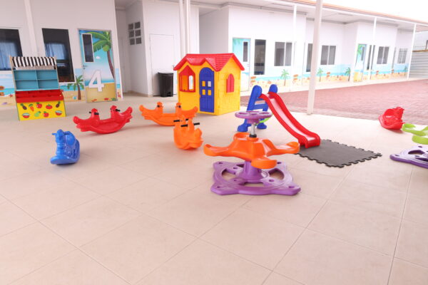 Sua Escola Completa com Mobiliários Entregues