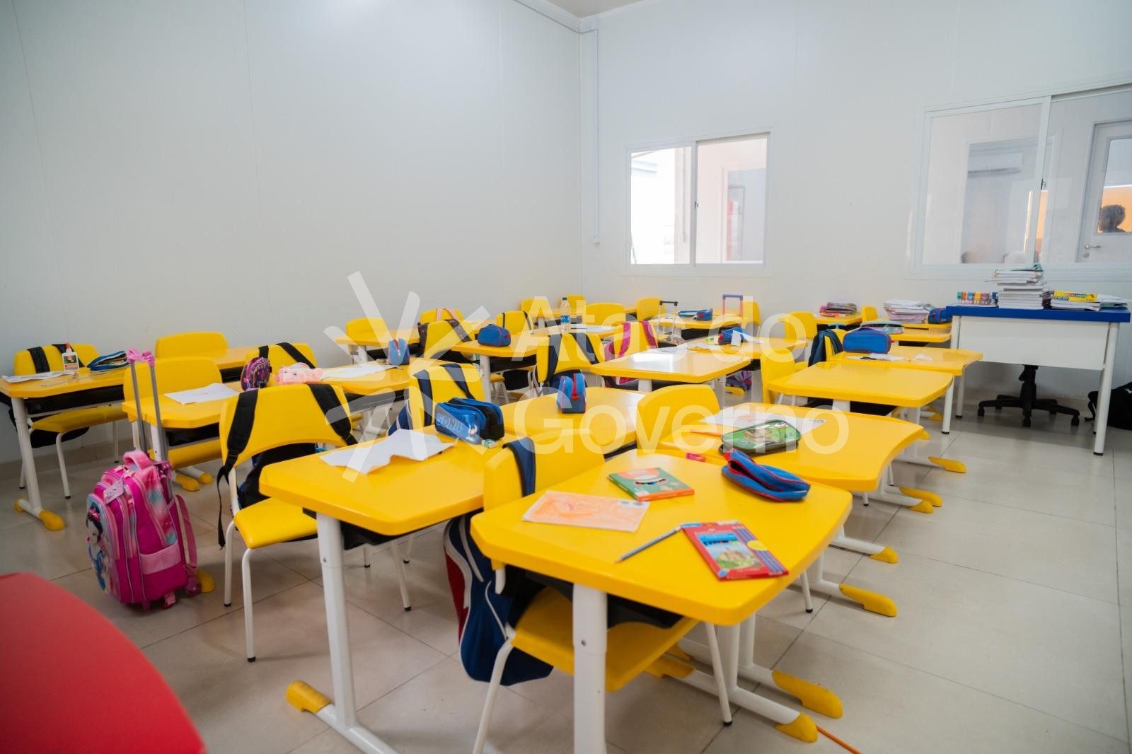 Ampliação de salas de aula.